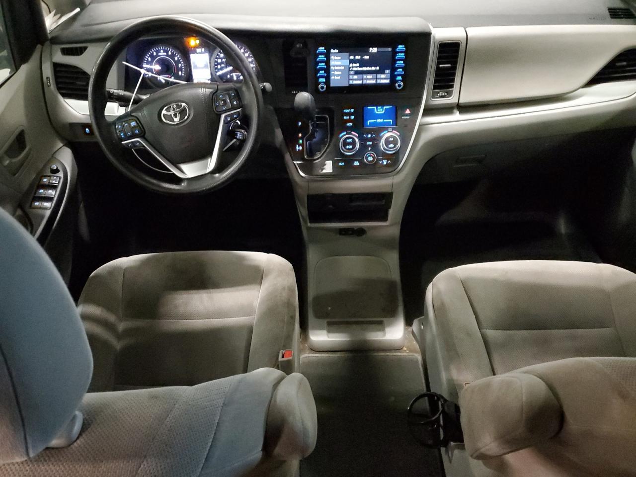 2018 Toyota Sienna L VIN: 5TDZZ3DC1JS939871 Lot: 85367215