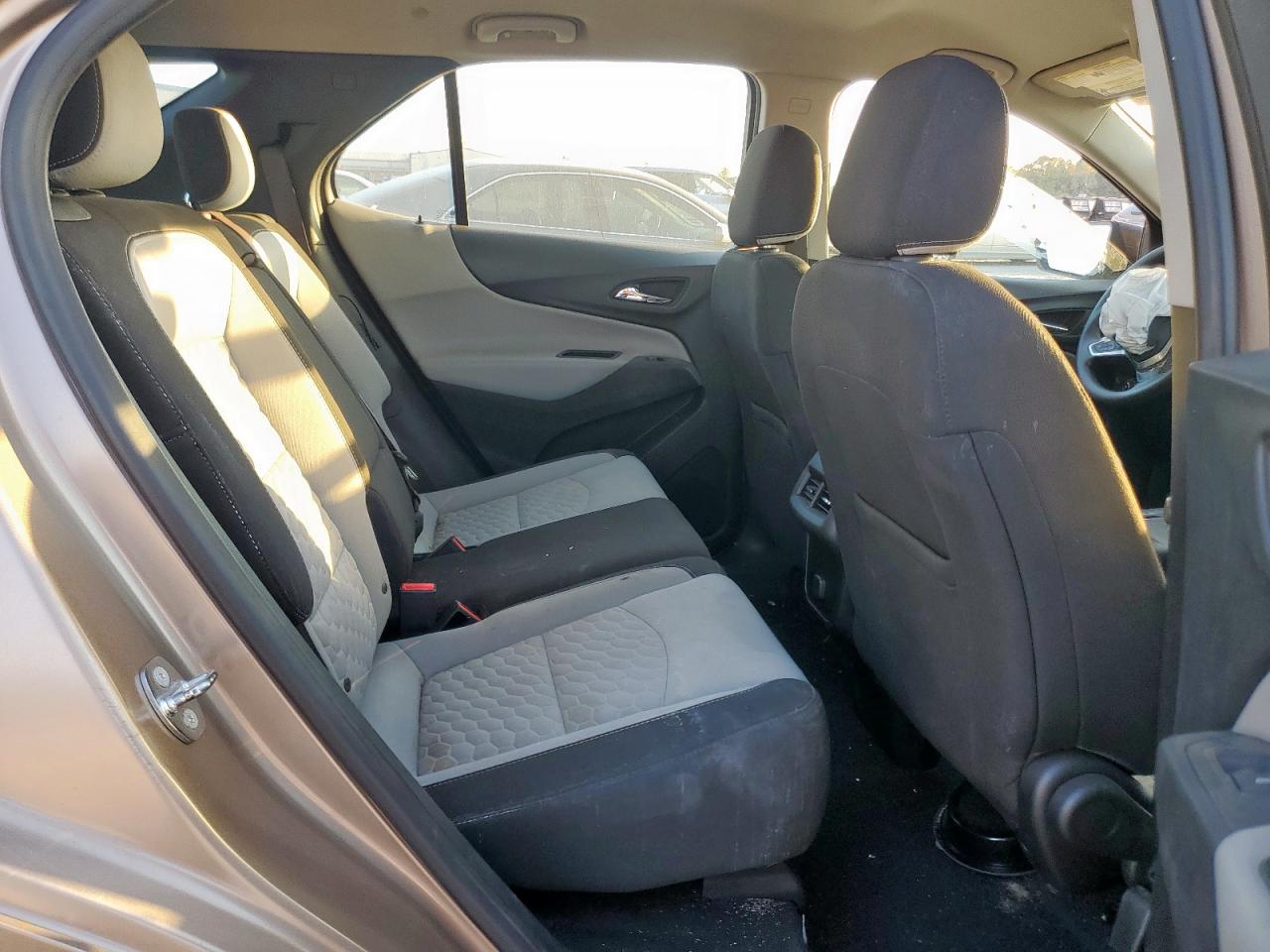 2018 Chevrolet Equinox Ls VIN: 2GNAXHEV6J6337226 Lot: 86482435