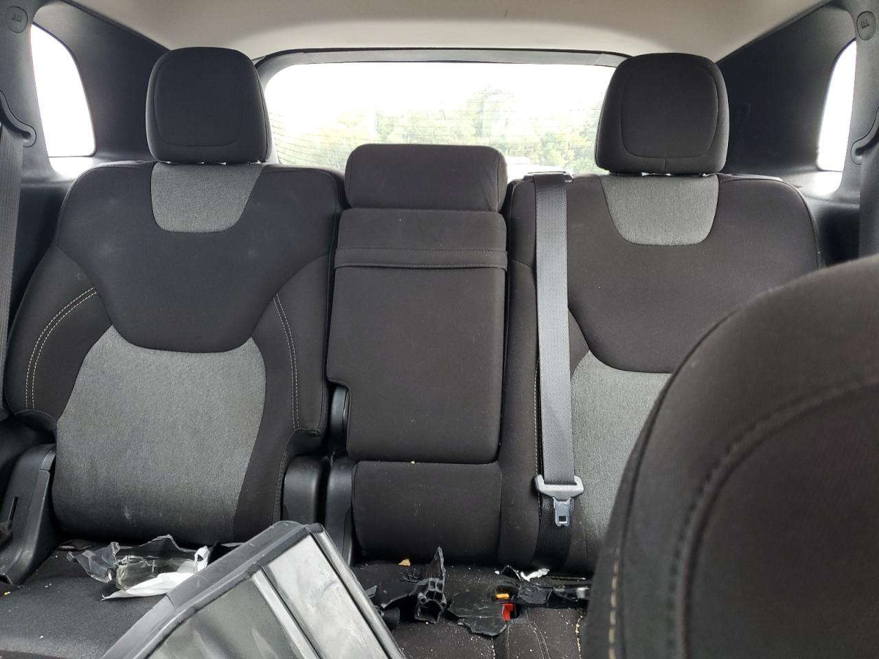 2017 Jeep Cherokee Sport VIN: 1C4PJLAS2HD236053 Lot: 82418975