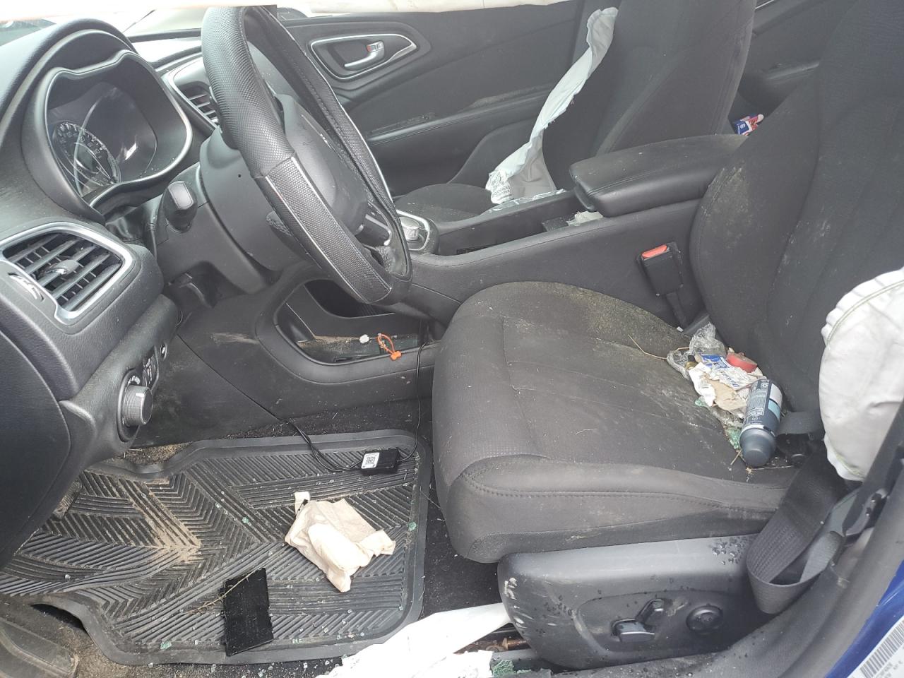 2015 Chrysler 200 Limited VIN: 1C3CCCAB0FN686286 Lot: 82331075