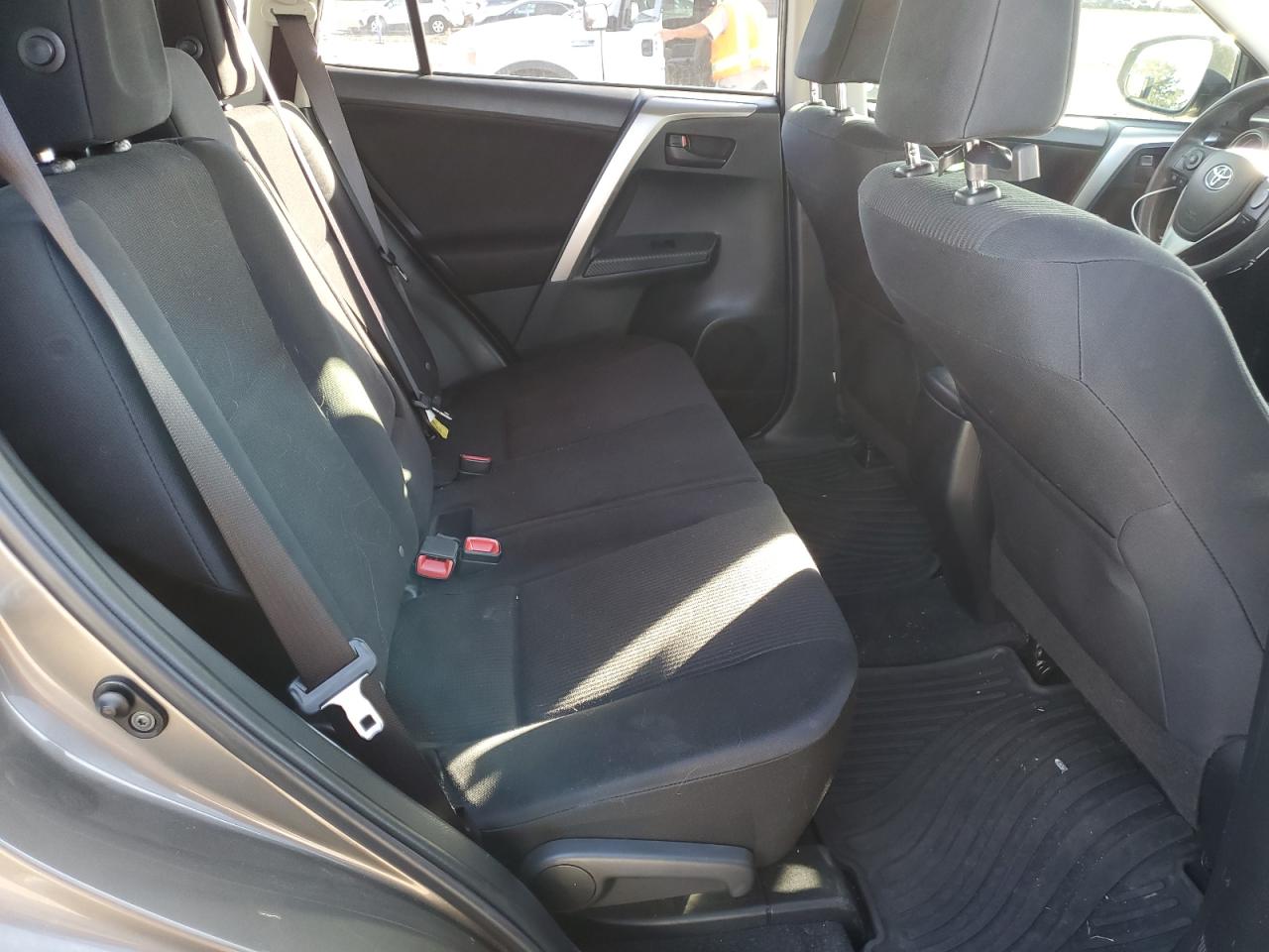 2015 Toyota Rav4 Le VIN: JTMBFREV9FD125919 Lot: 85890815