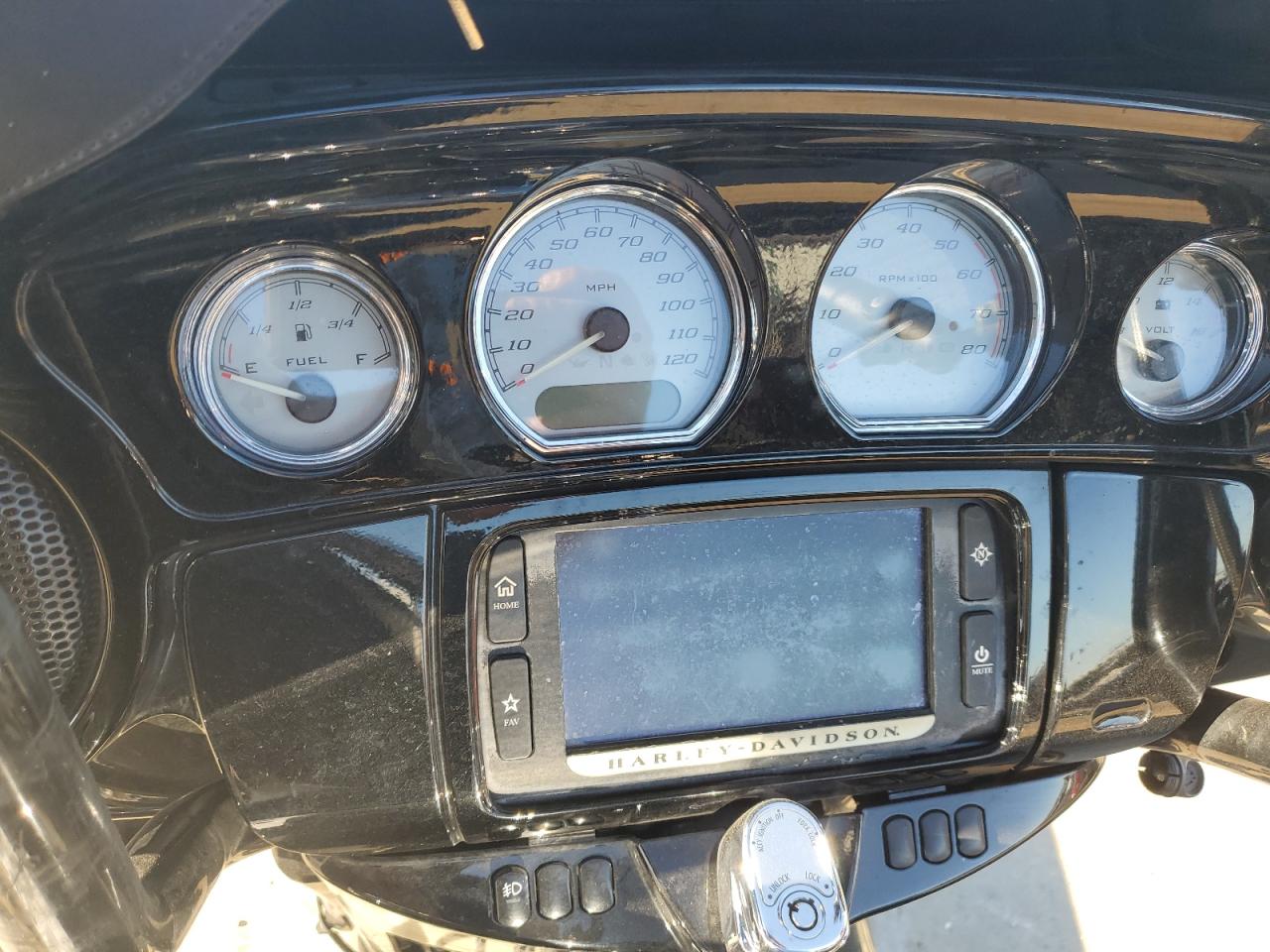 2017 Harley-Davidson Flhxs Street Glide Special VIN: 1HD1KRC13HB608021 Lot: 89807535