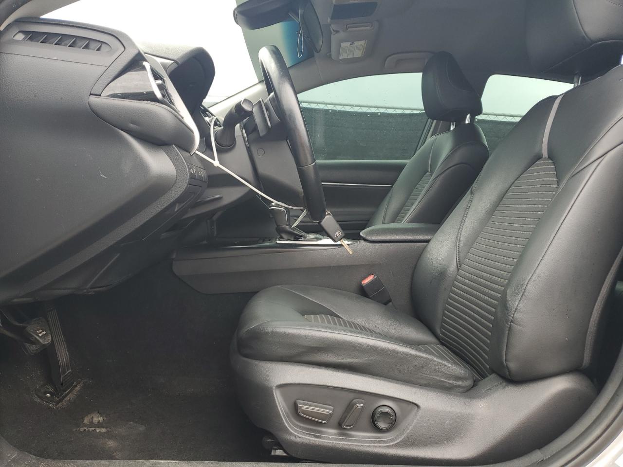 2018 Toyota Camry L VIN: 4T1B11HK5JU582295 Lot: 84611875