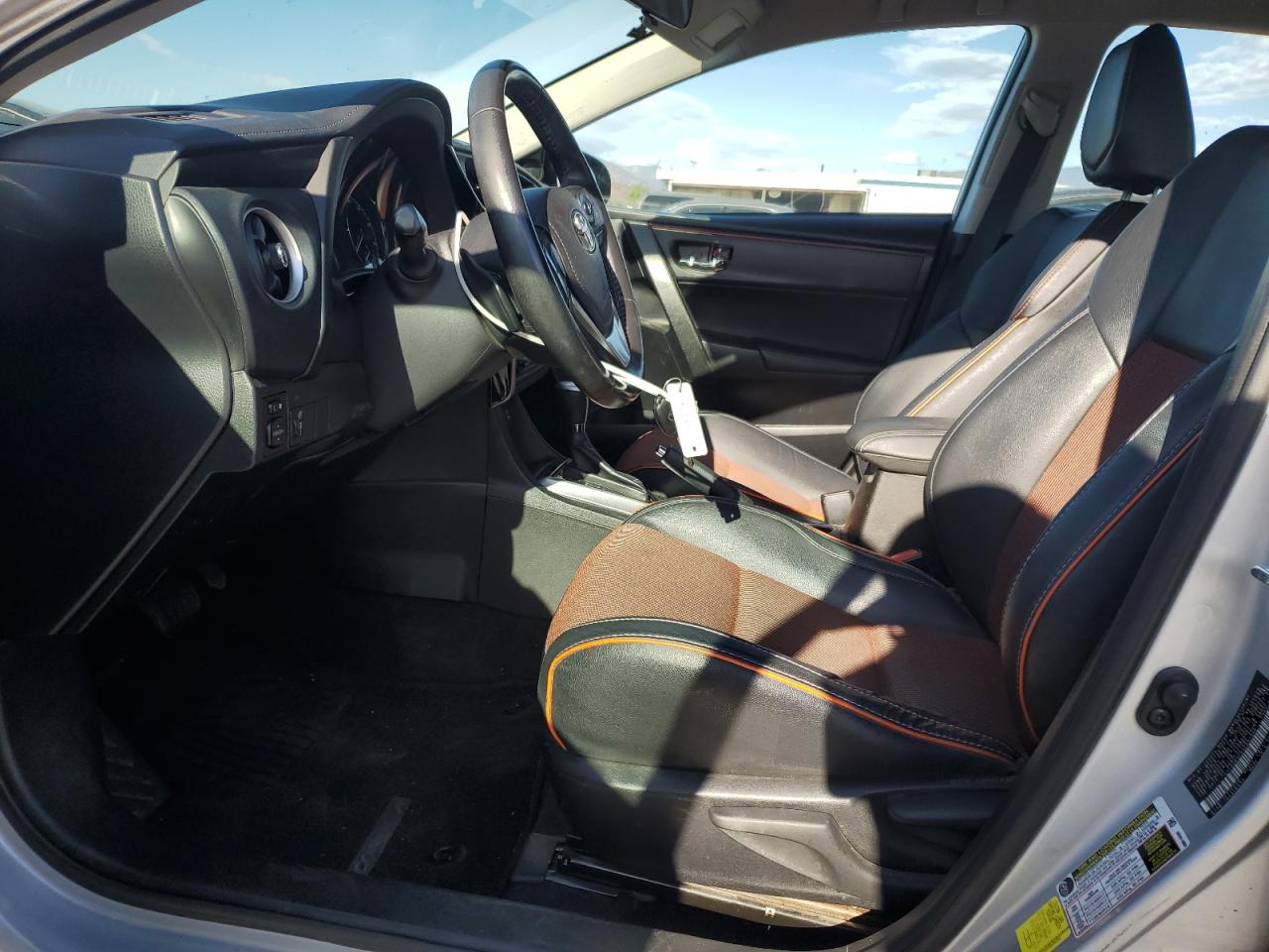 2017 Toyota Corolla L VIN: 5YFBURHE6HP692946 Lot: 86087595