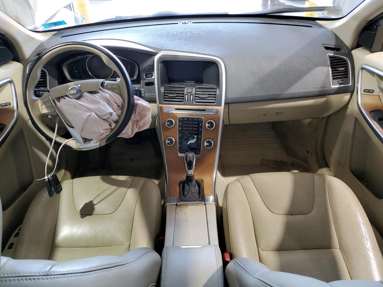 2015 Volvo Xc60 T6 Premier VIN: YV4902RKXF2637690 Lot: 84900715