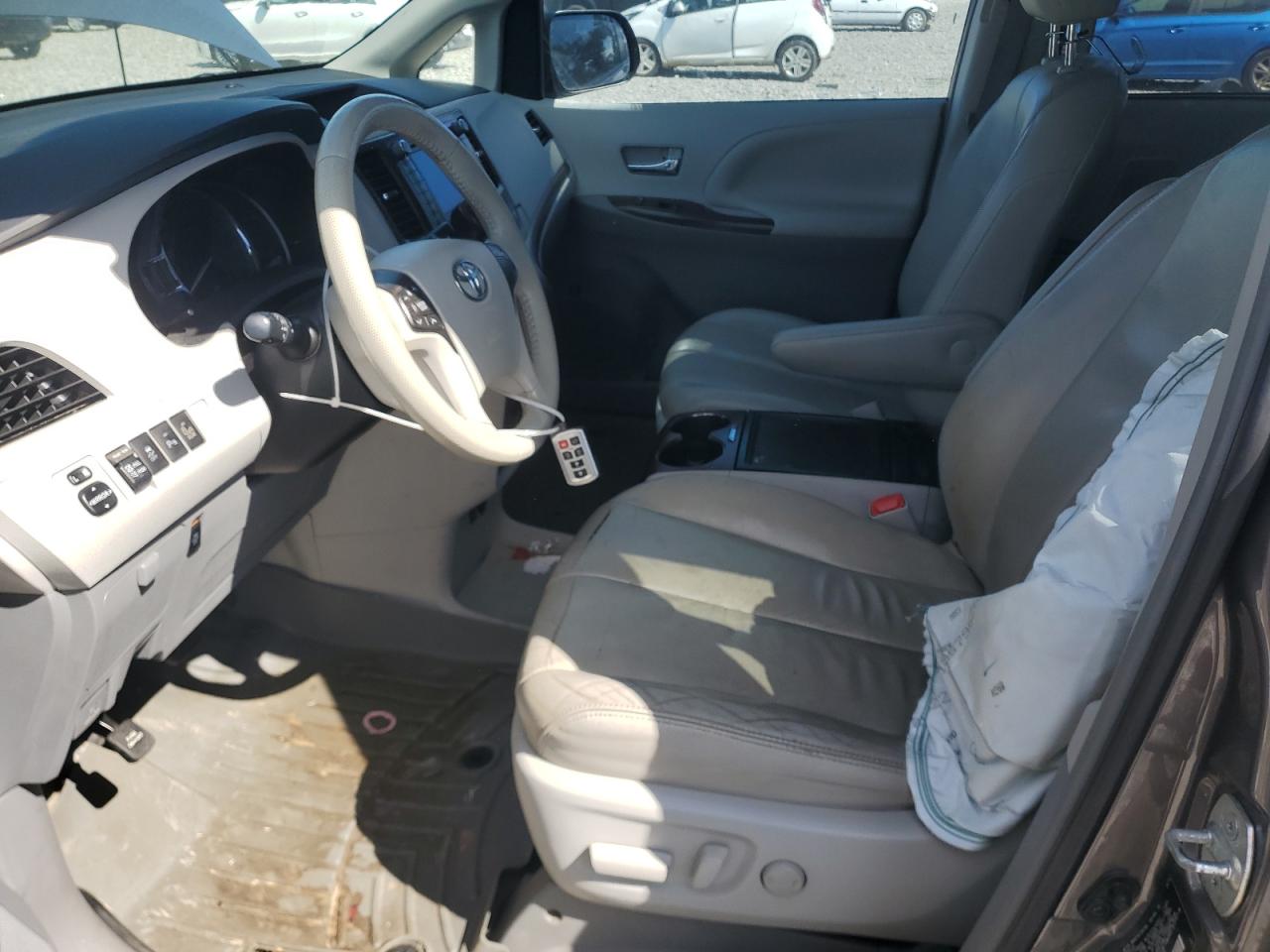 2014 Toyota Sienna Xle VIN: 5TDYK3DC4ES478266 Lot: 81906295