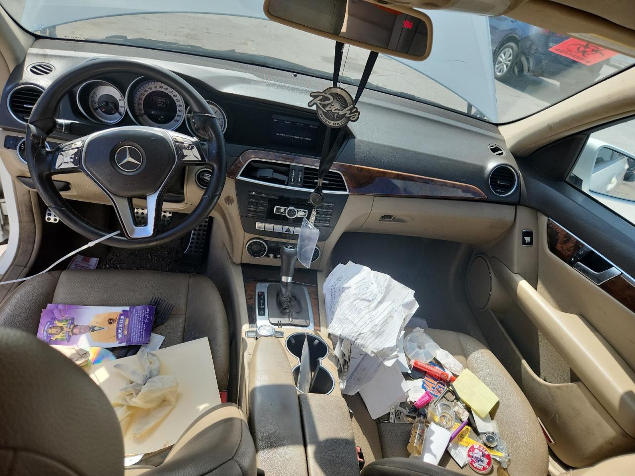 2014 Mercedes-Benz C 250 VIN: WDDGF4HB4ER302877 Lot: 82401525