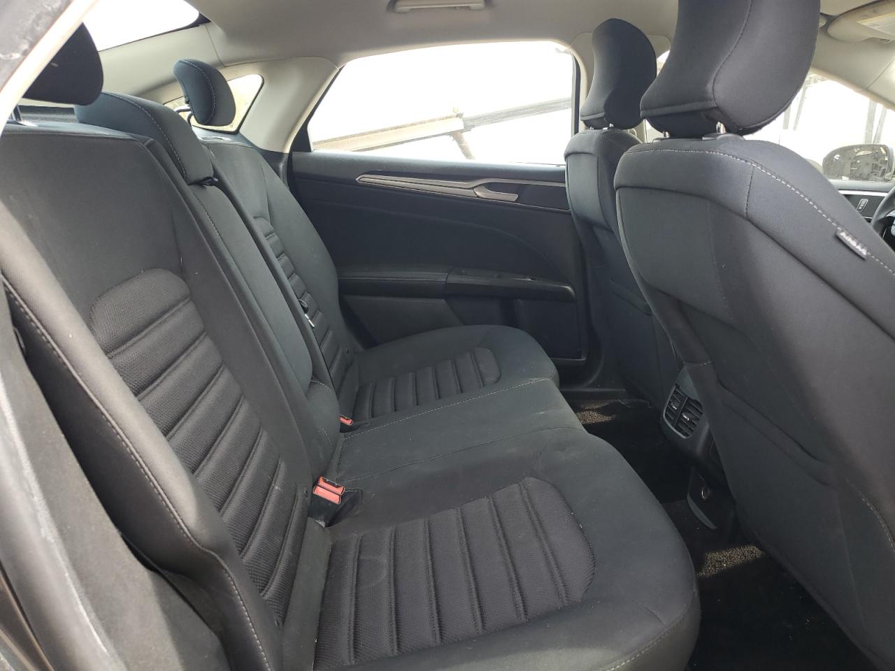 2019 Ford Fusion Se VIN: 3FA6P0LU5KR131194 Lot: 87065255