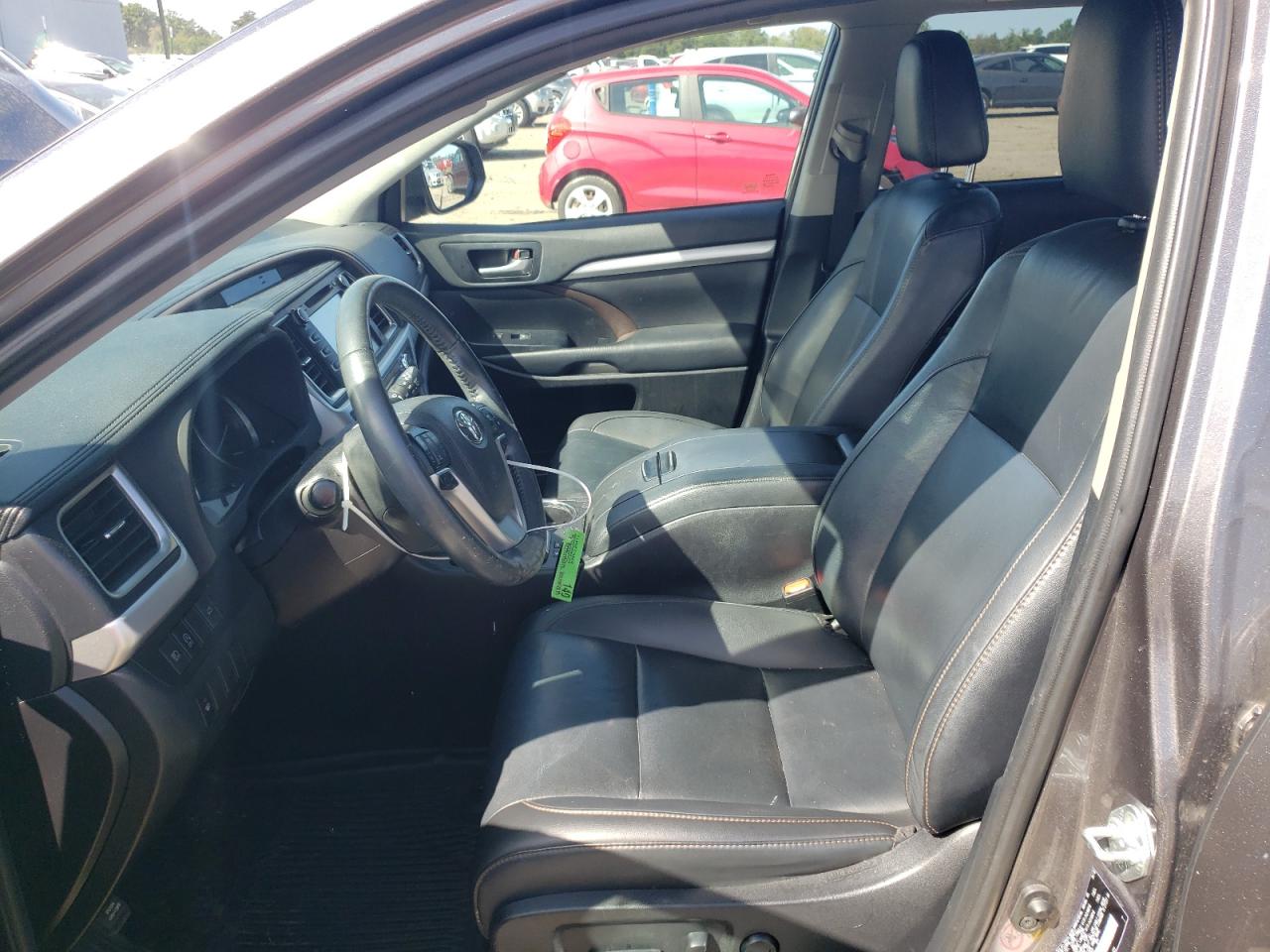 2019 Toyota Highlander Se VIN: 5TDJZRFH5KS984242 Lot: 84782175