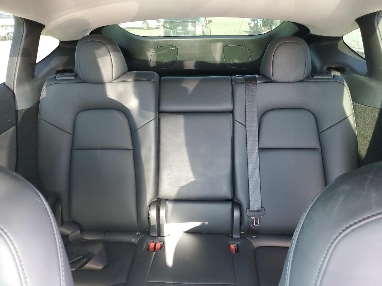 2024 Tesla Model Y VIN: 7SAYGDEE9RA296452 Lot: 82710955