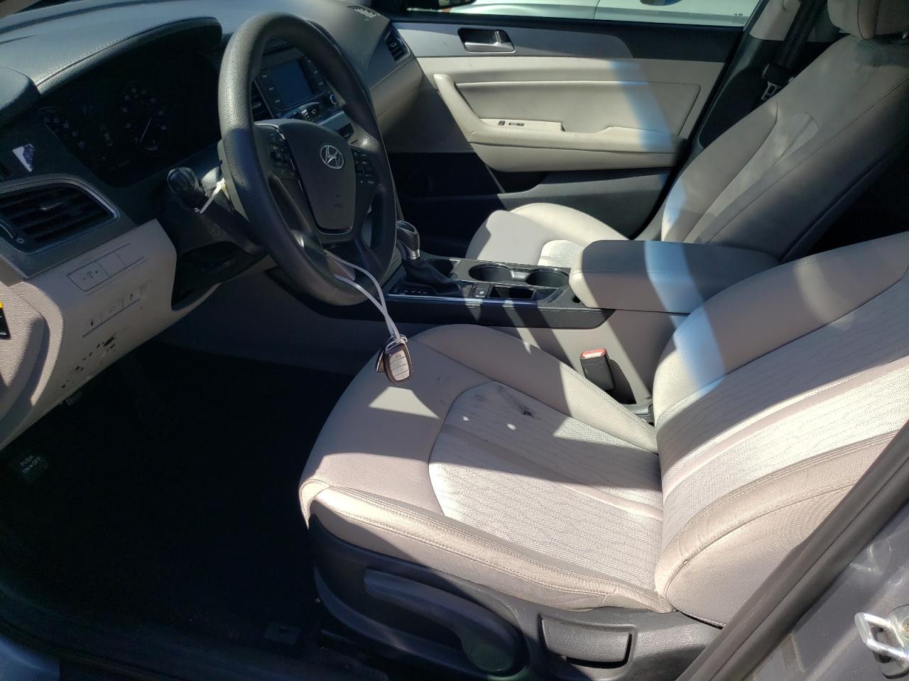 2016 Hyundai Sonata Hybrid VIN: KMHE24L1XGA039593 Lot: 82212895