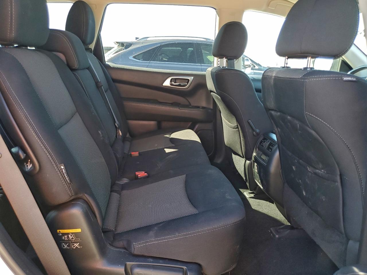 2018 Nissan Pathfinder S VIN: 5N1DR2MN3JC649747 Lot: 90846475