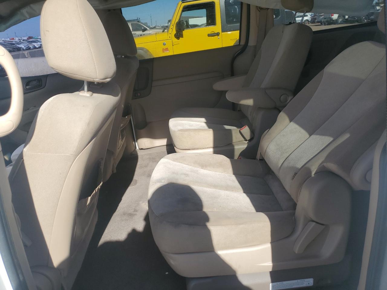 2011 Kia Sedona Lx VIN: KNDMG4C78B6371968 Lot: 91093255