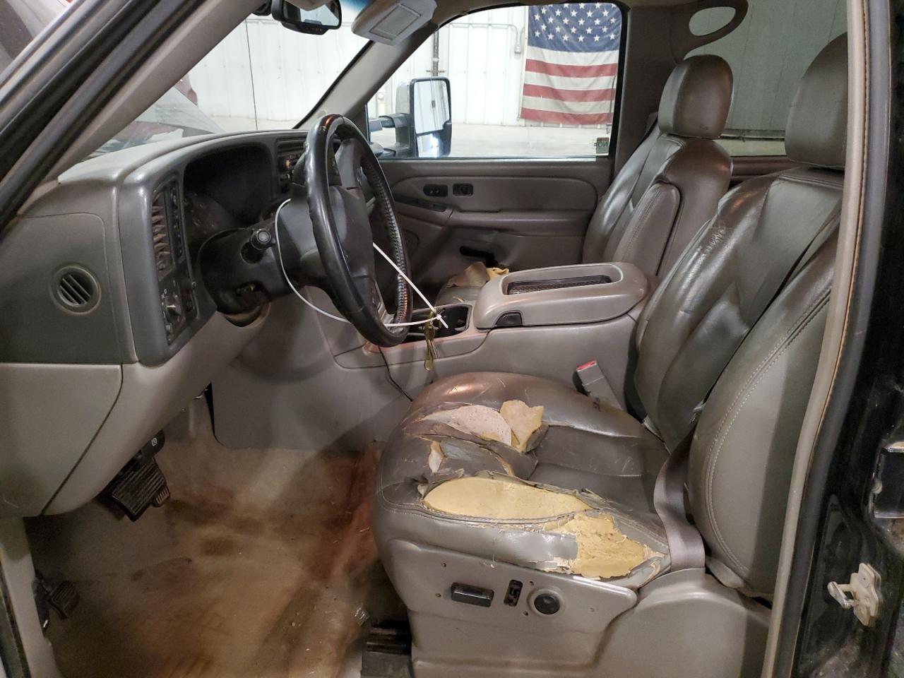 2005 Chevrolet Suburban K1500 VIN: 3GNFK16Z35G182299 Lot: 85705735