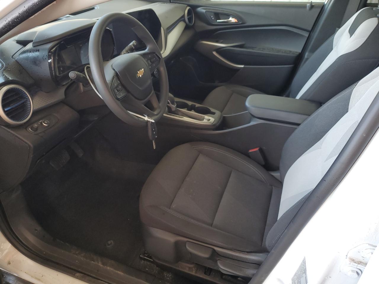 2025 Chevrolet Trax Ls VIN: KL77LFEP7SC180249 Lot: 86436195