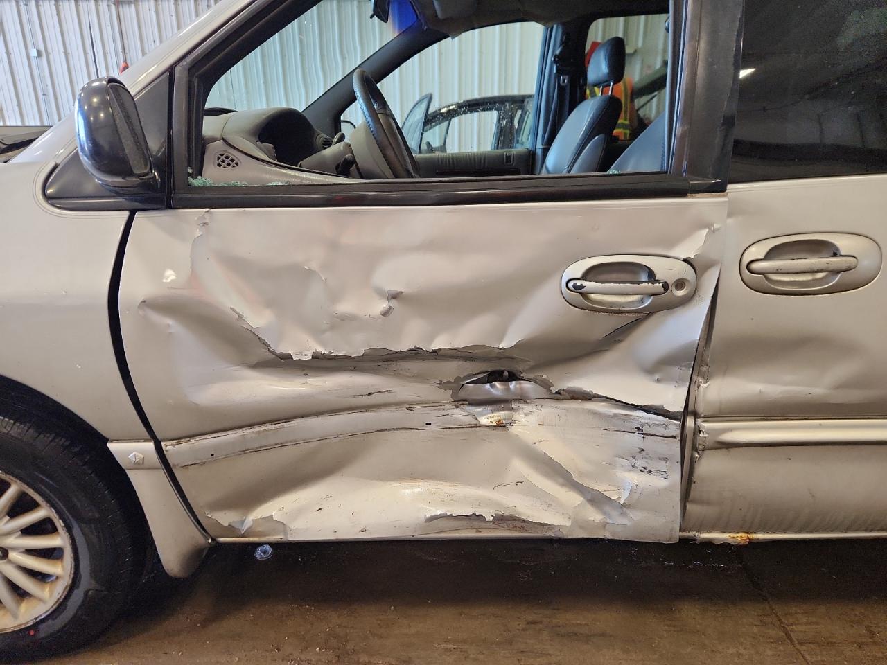 2000 Chrysler Town & Country Lx VIN: 1C4GP44G9YB794635 Lot: 90268495