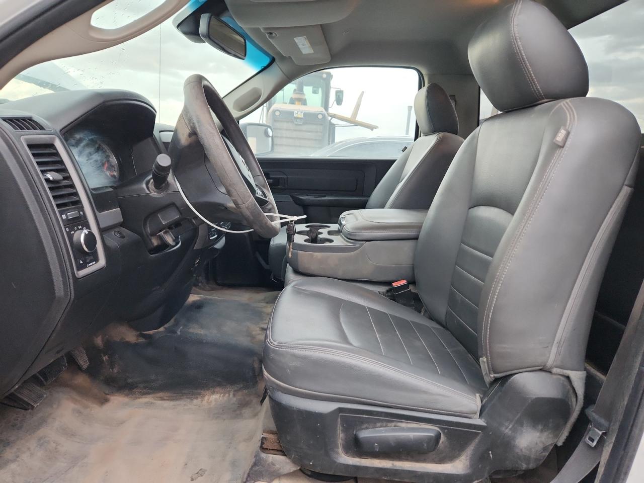 2019 Ram 1500 Classic Tradesman VIN: 3C6JR7DG9KG523002 Lot: 92647685