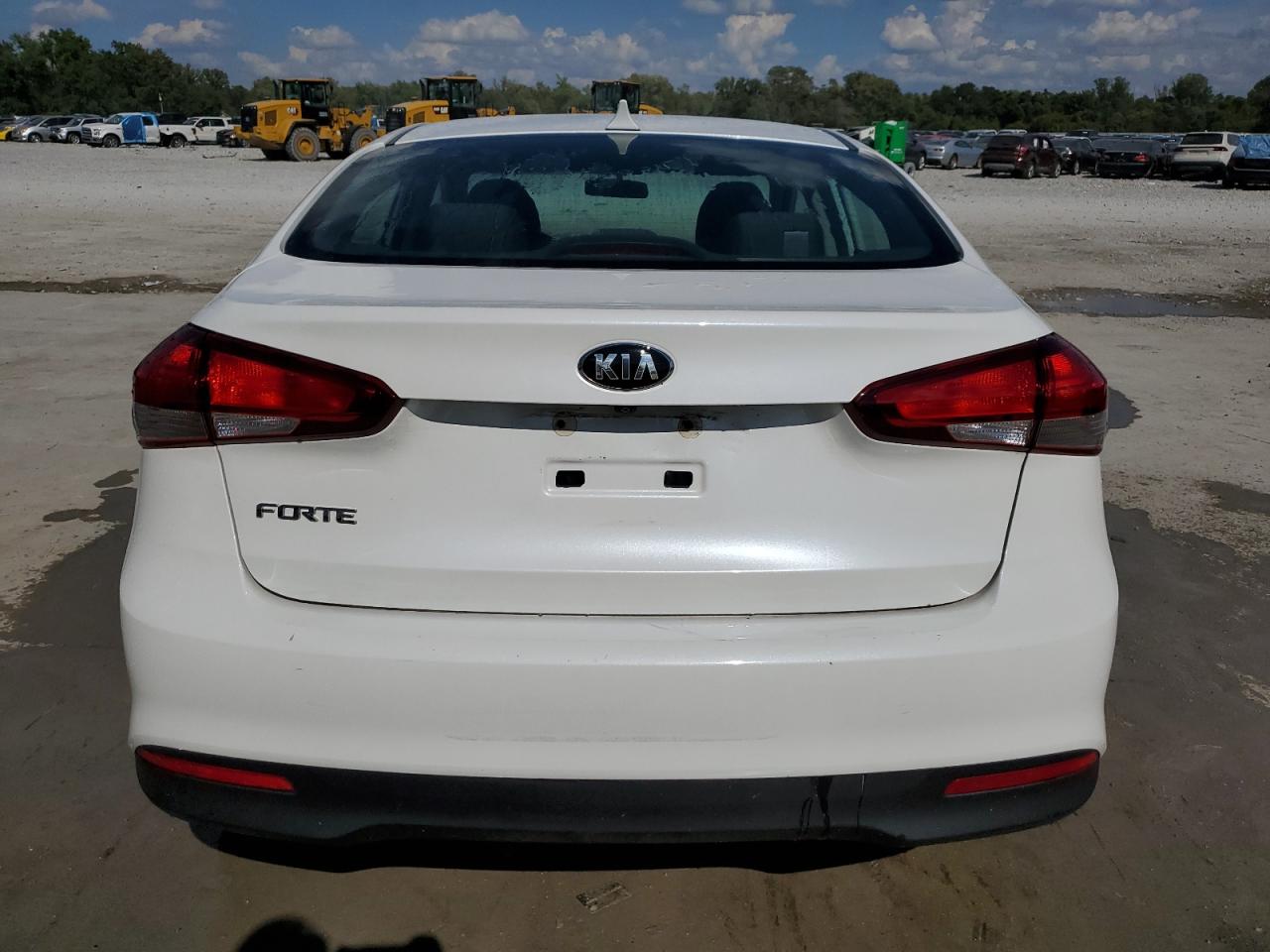 2017 Kia Forte Lx VIN: 3KPFL4A7XHE098073 Lot: 80748965