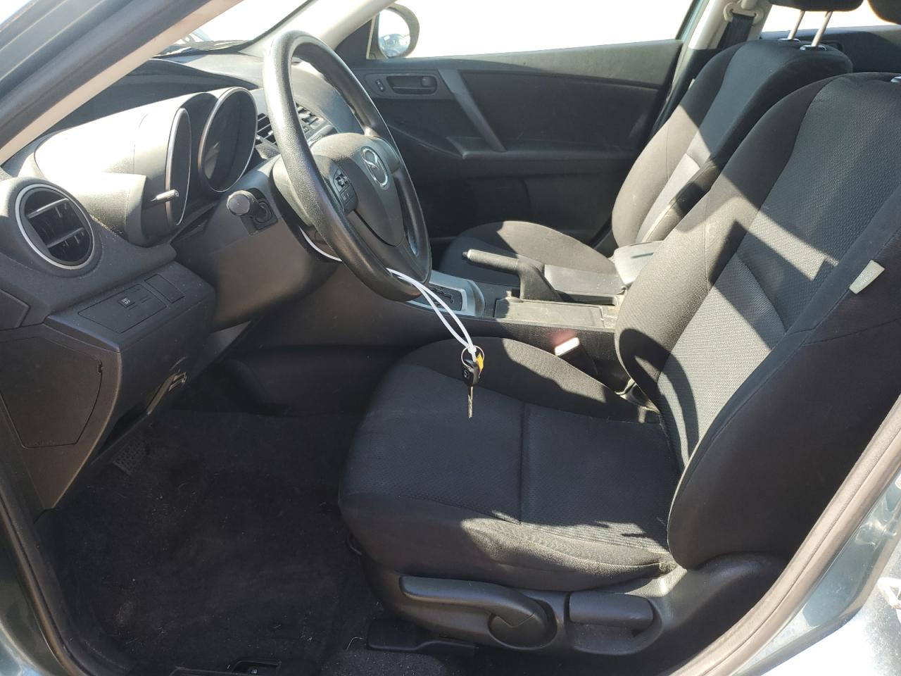 2011 Mazda 3 I VIN: JM1BL1UG0B1418066 Lot: 83825015
