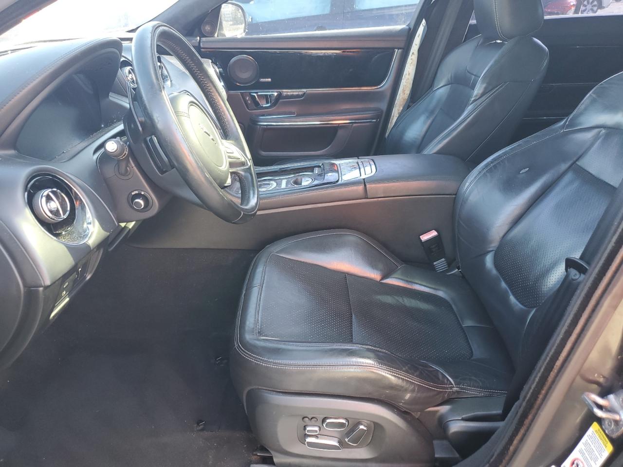 2015 Jaguar Xj VIN: SAJWA1CZ7F8V86845 Lot: 90777925