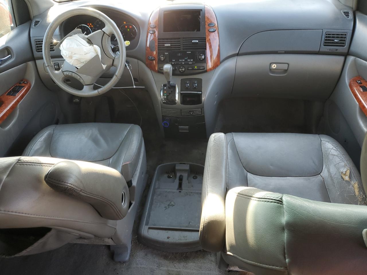 2010 Toyota Sienna Xle VIN: 5TDYK4CC4AS313075 Lot: 82428375