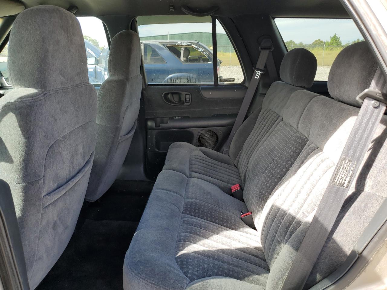 2000 Chevrolet Blazer VIN: 1GNDT13W7Y2318669 Lot: 84864105