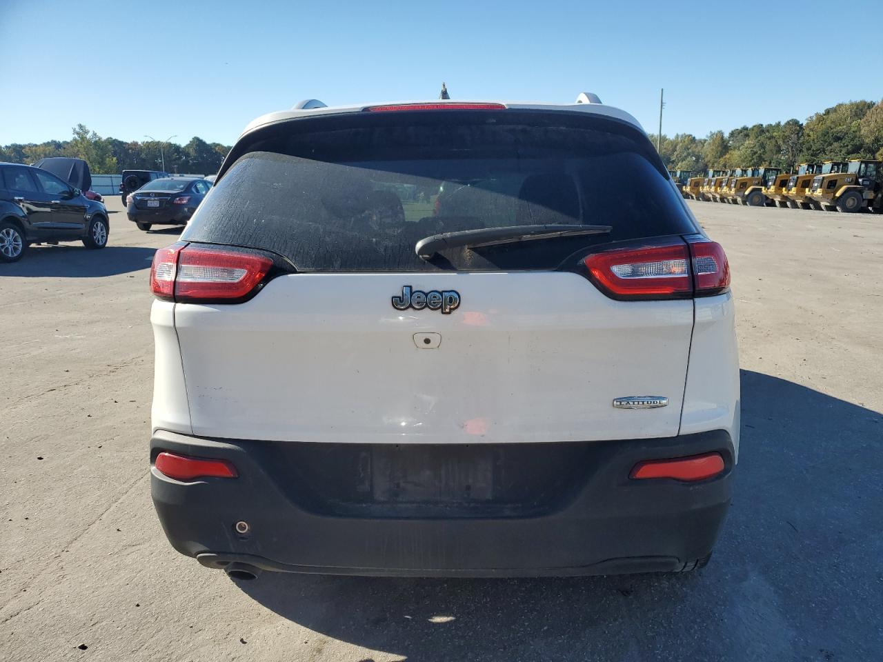 2015 Jeep Cherokee Latitude VIN: 1C4PJLCB0FW683513 Lot: 82523105