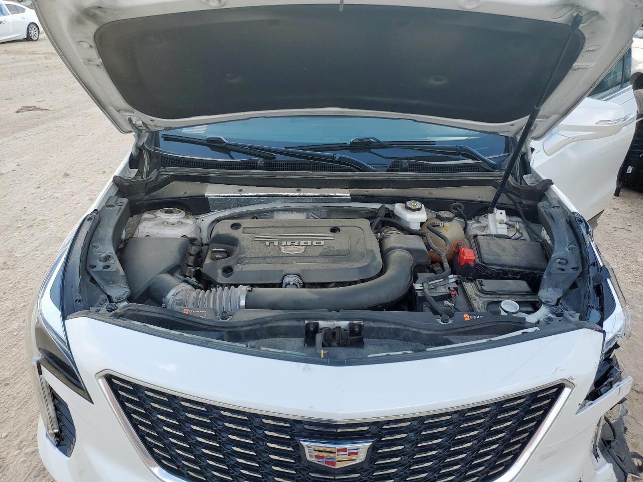 2022 Cadillac Xt4 Premium Luxury VIN: 1GYFZCR40NF105398 Lot: 85189695