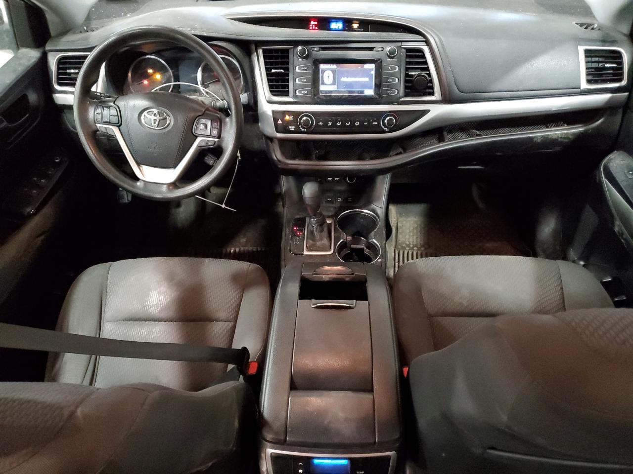 2019 Toyota Highlander Le VIN: 5TDBZRFH5KS958339 Lot: 90038945