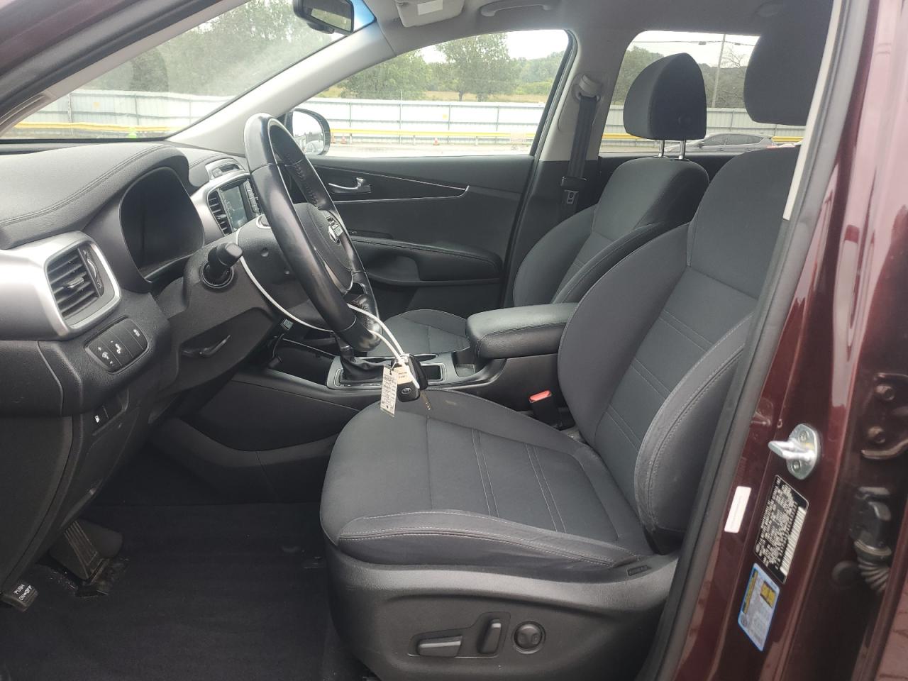 2019 Kia Sorento L VIN: 5XYPG4A36KG452221 Lot: 85143325