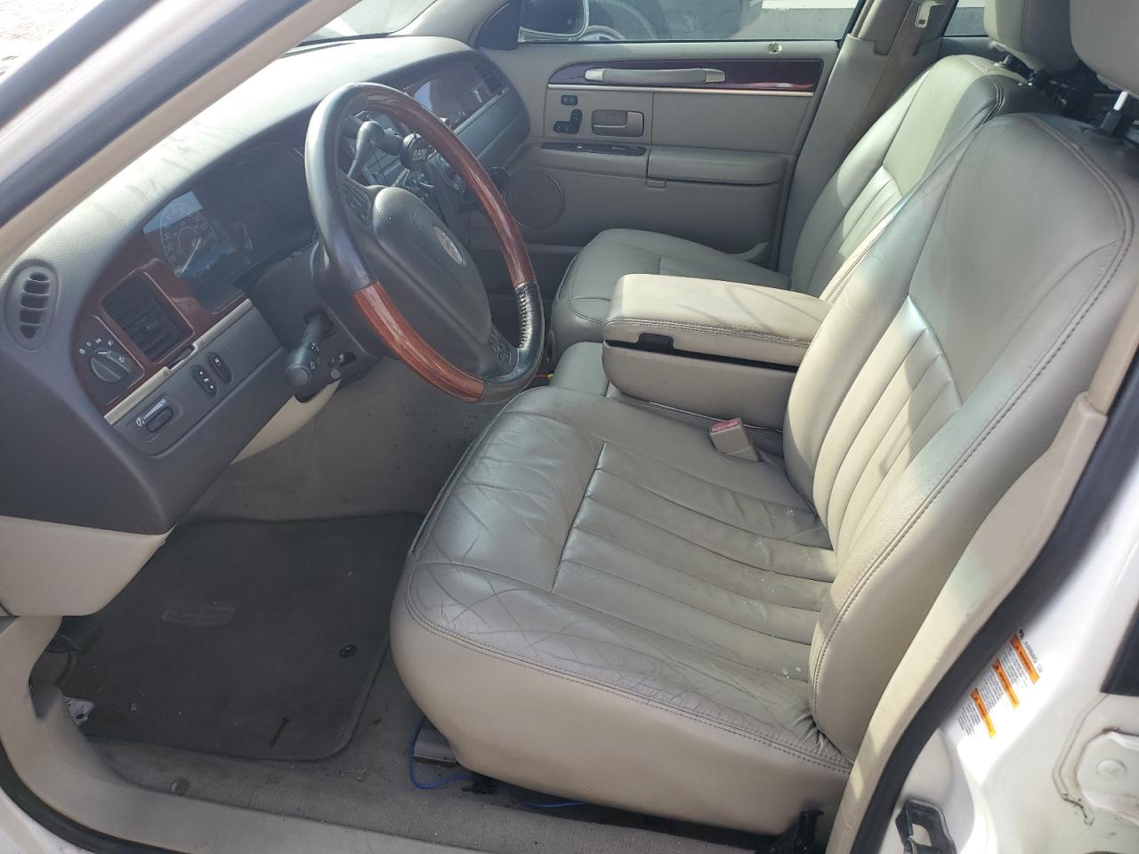 2003 Lincoln Town Car Signature VIN: 1LNHM82W83Y607546 Lot: 84876025