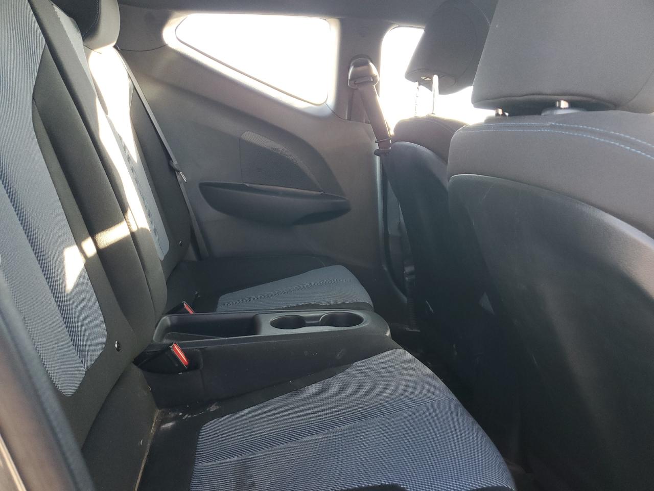 2019 Hyundai Veloster Base VIN: KMHTG6AF5KU008858 Lot: 91023355