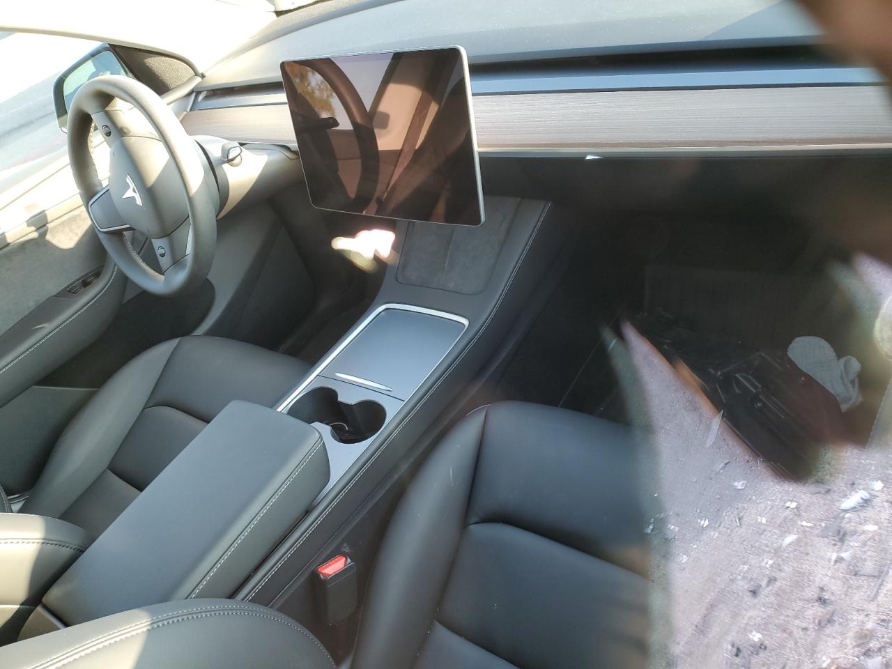 2025 Tesla Model Y VIN: 7SAYGDEE2SF248557 Lot: 84877515