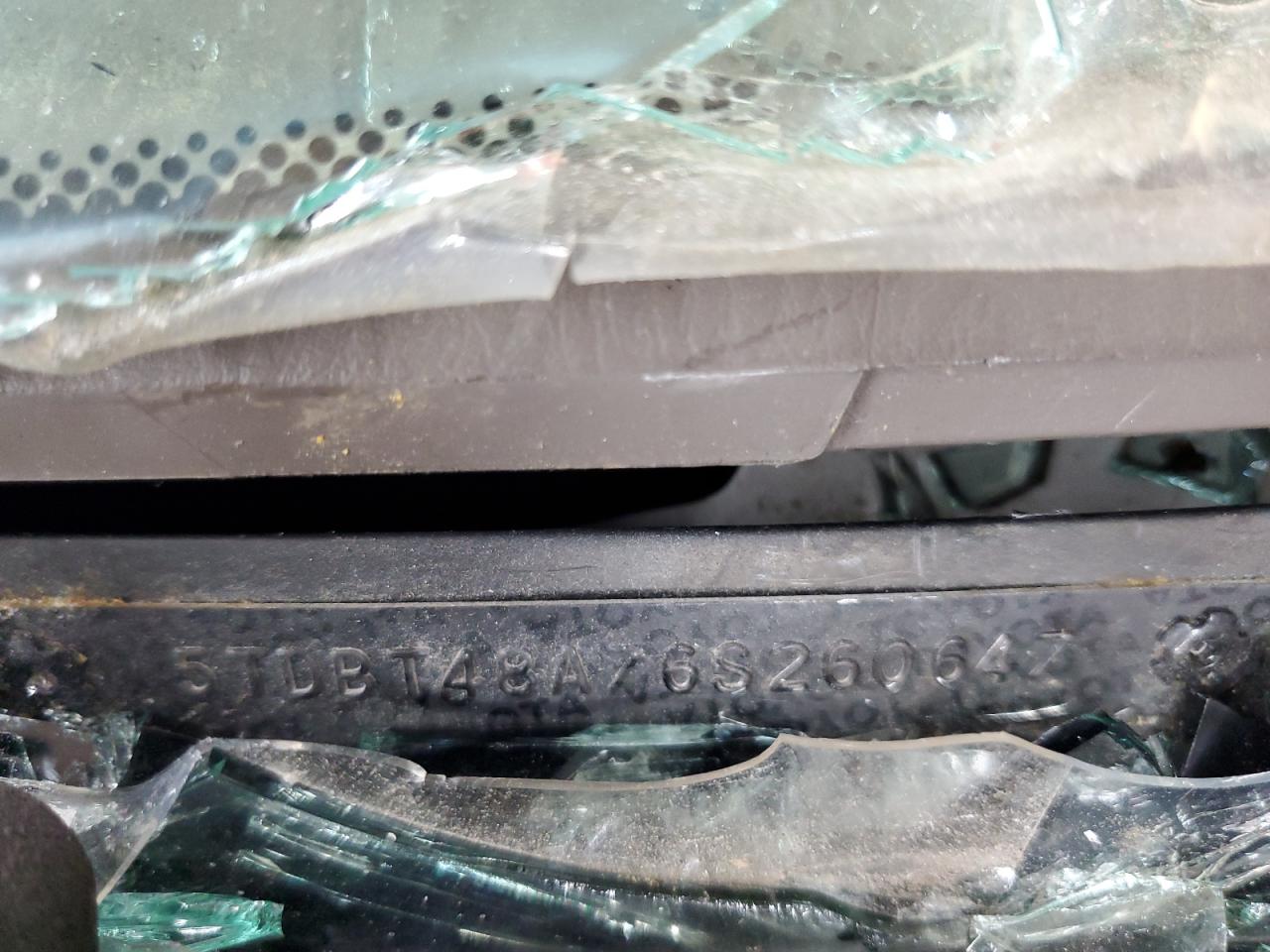 2006 Toyota Sequoia Limited VIN: 5TDBT48A76S260647 Lot: 85007755