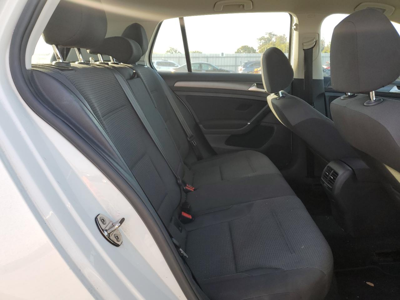 2017 Volkswagen E-Golf Se VIN: WVWKR7AU5HW953952 Lot: 85146735