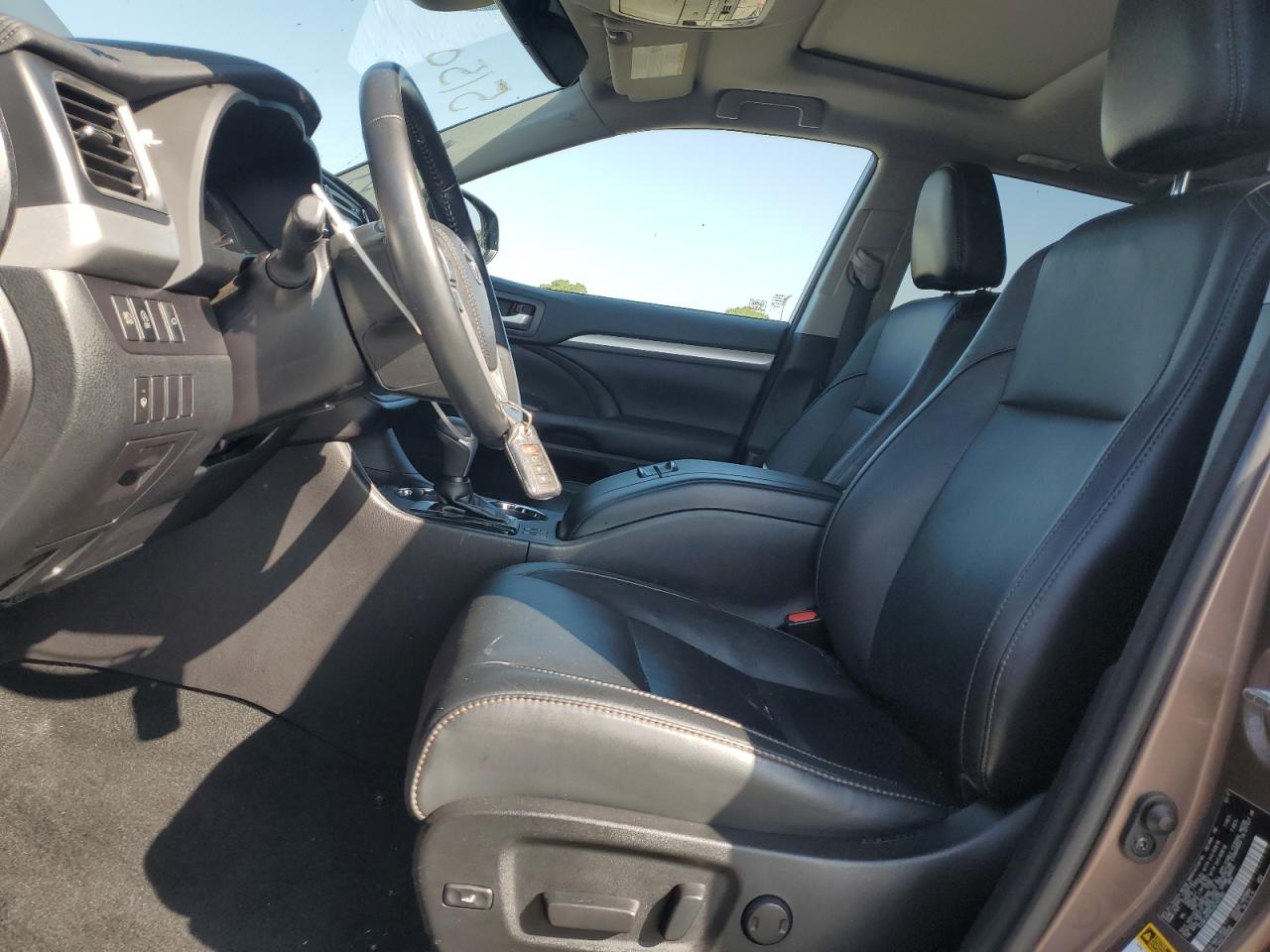 2018 Toyota Highlander Se VIN: 5TDKZRFH5JS245150 Lot: 90320785