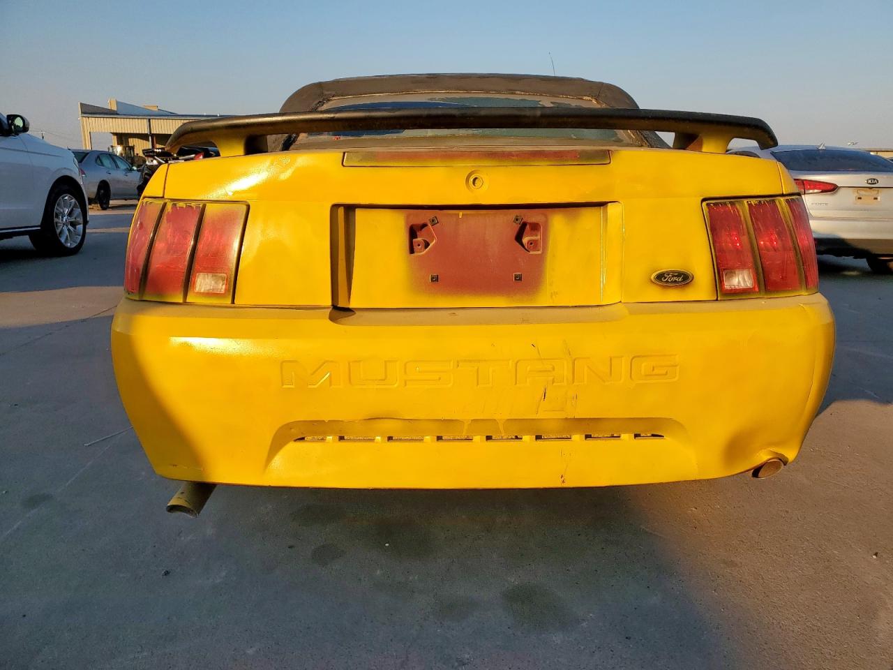 2004 Ford Mustang VIN: 1FAFP44624F186323 Lot: 81983825