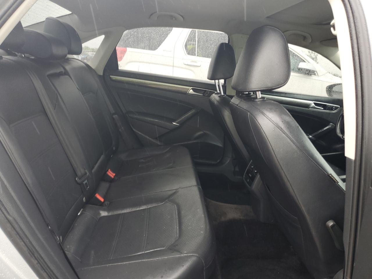 2016 Volkswagen Passat Se VIN: 1VWBT7A30GC011555 Lot: 86231755