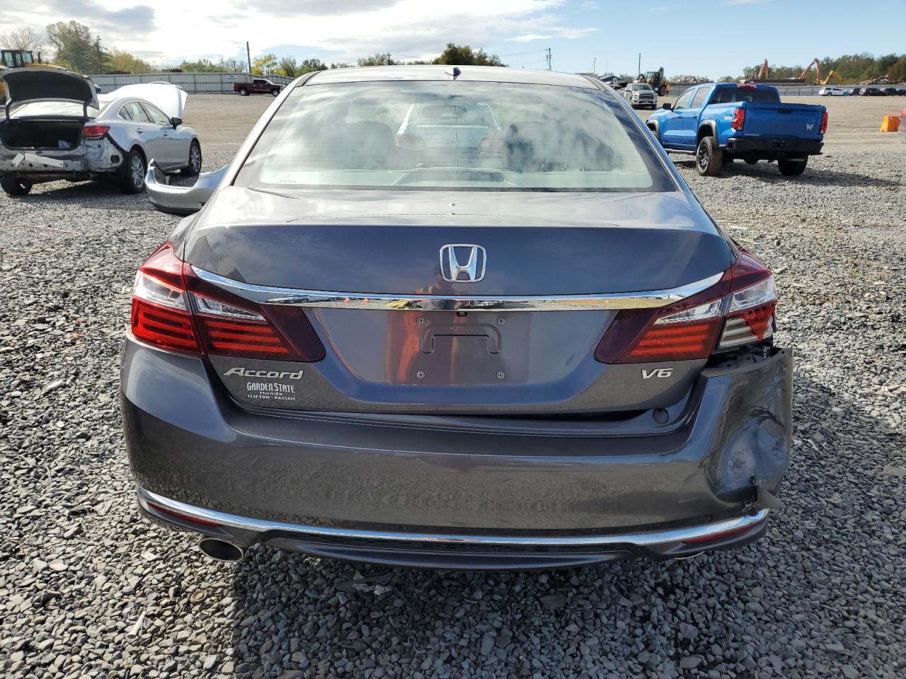 2017 Honda Accord Exl VIN: 1HGCR3F89HA037752 Lot: 85283095