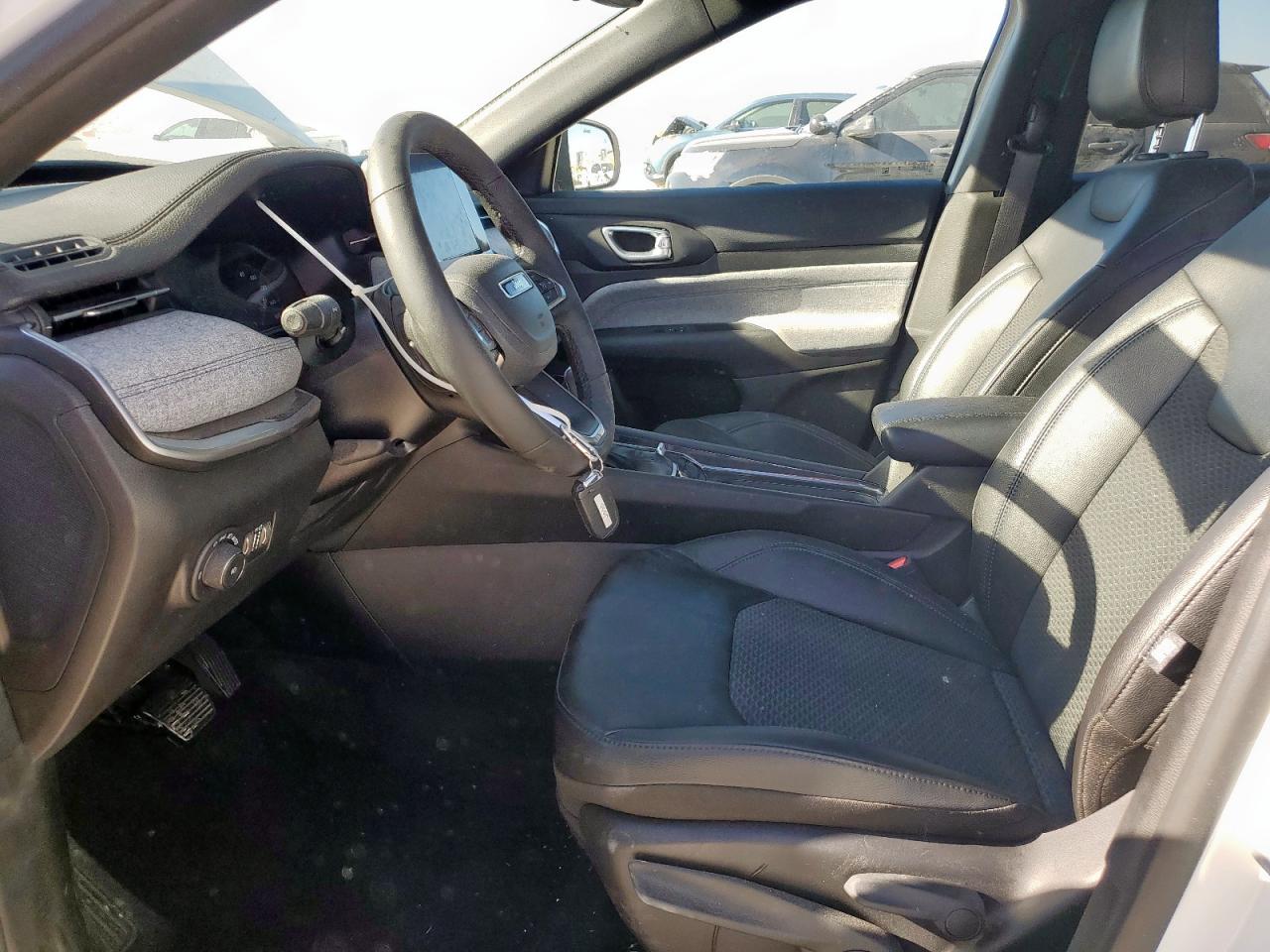 2025 Jeep Compass Latitude VIN: 3C4NJDBN5ST562064 Lot: 86304365