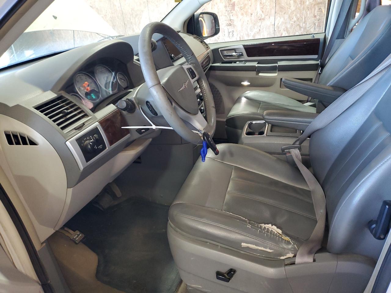 2010 Chrysler Town & Country Touring VIN: 2A4RR5D11AR315324 Lot: 85564635