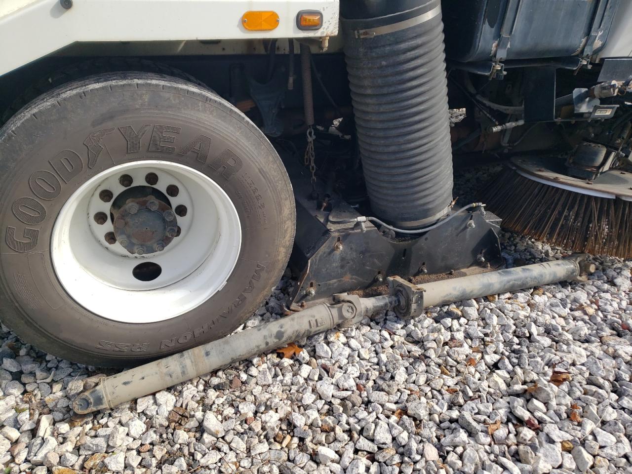 2008 International 4300M7 Street Sweeper Truck VIN: 1HTJTSKN48J695737 Lot: 87093345