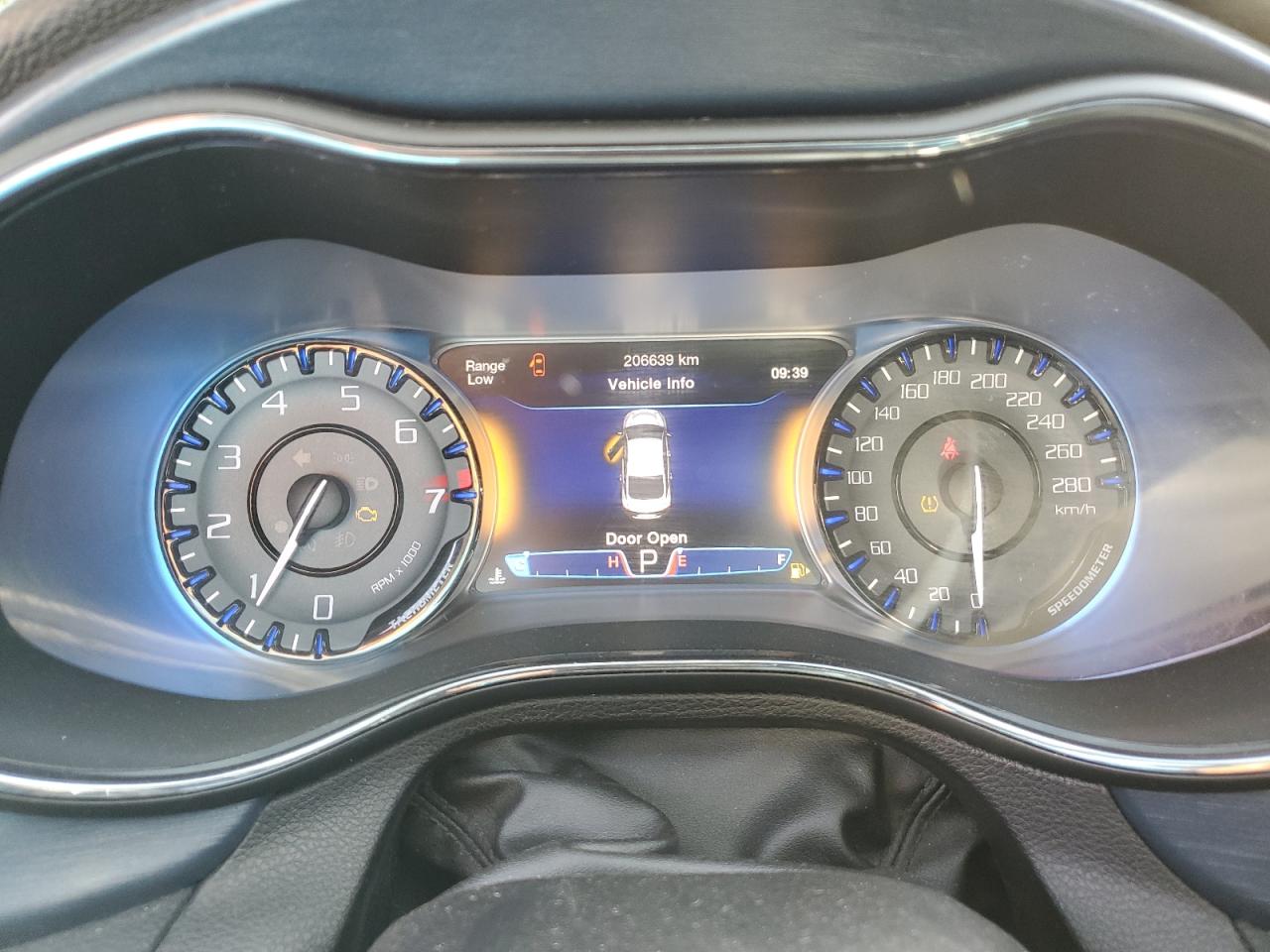 2015 Chrysler 200 S VIN: 1C3CCCBGXFN703590 Lot: 84064155