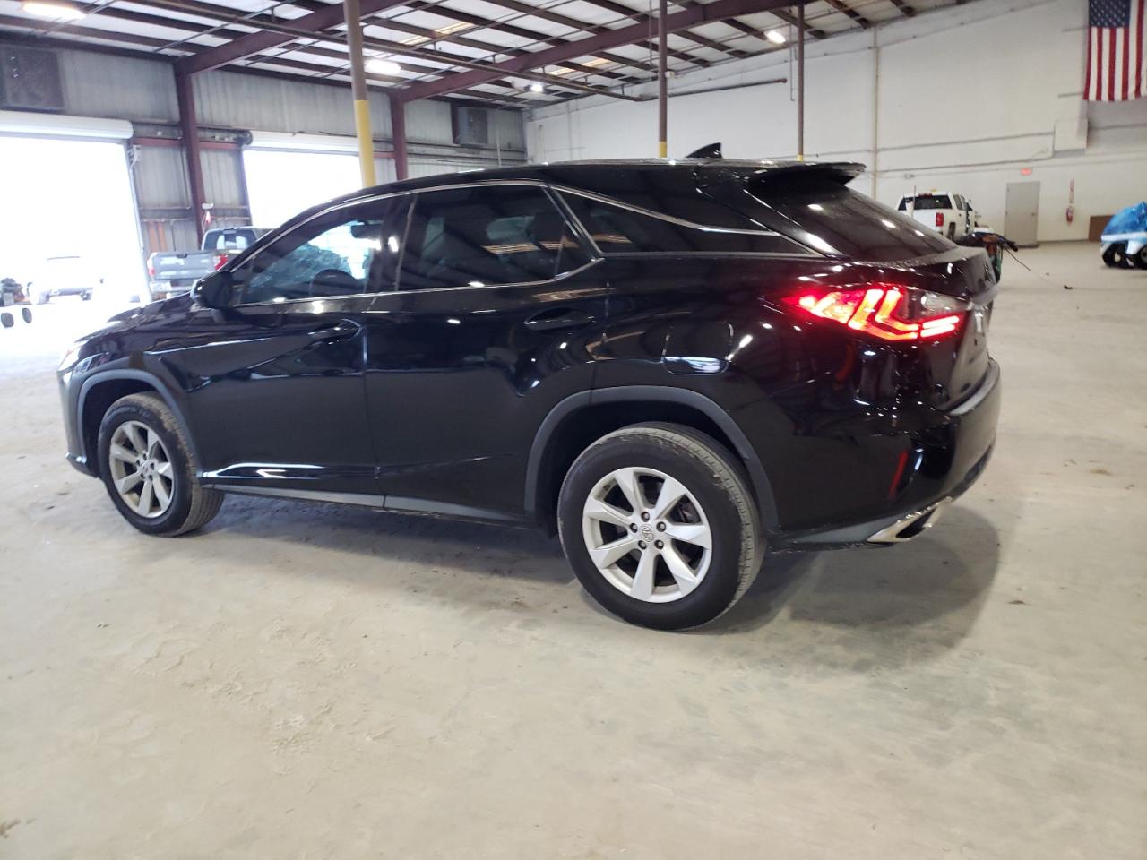 car-image car-image