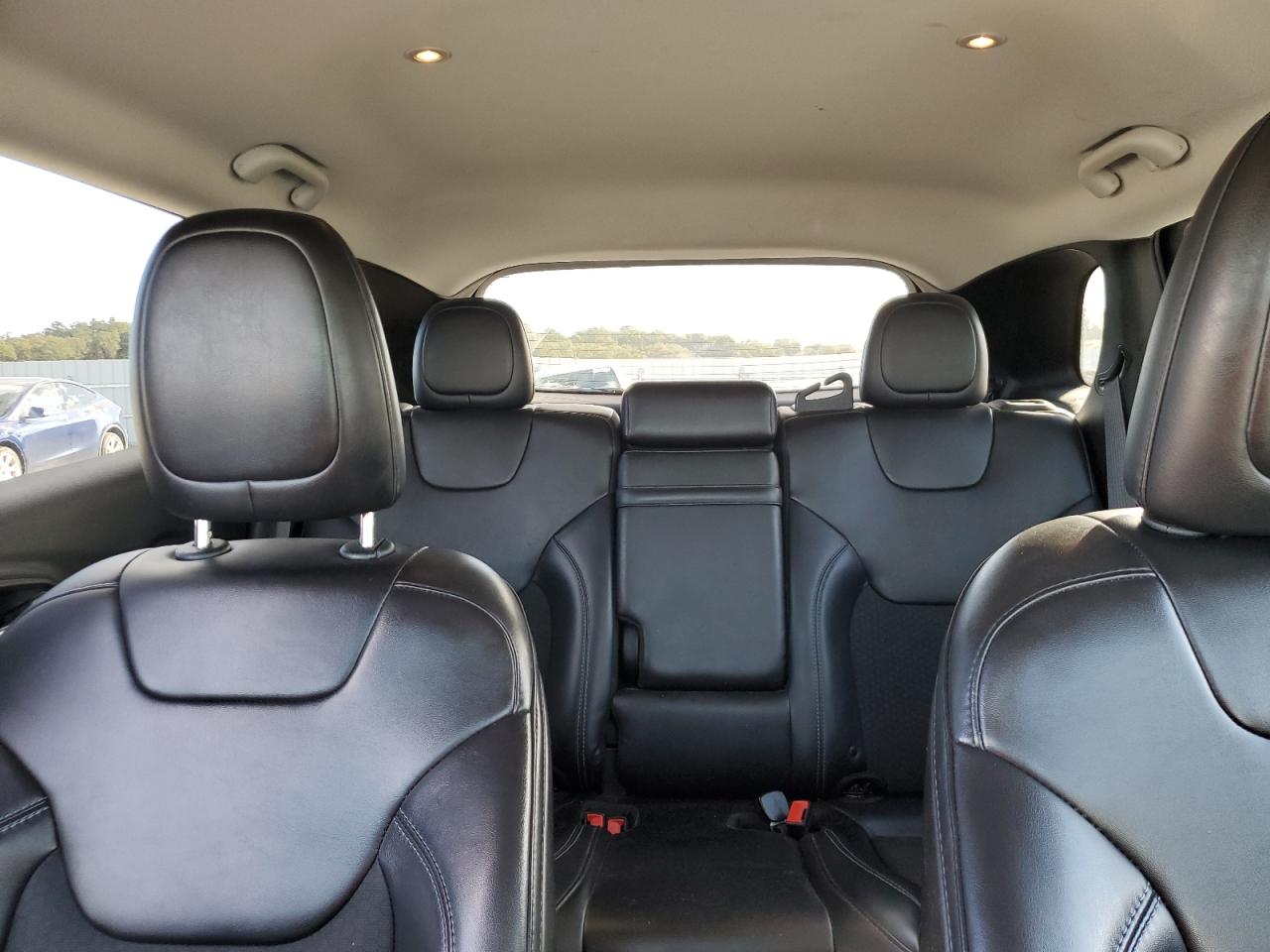 2019 Jeep Cherokee Latitude Plus VIN: 1C4PJMLB5KD354723 Lot: 85743765