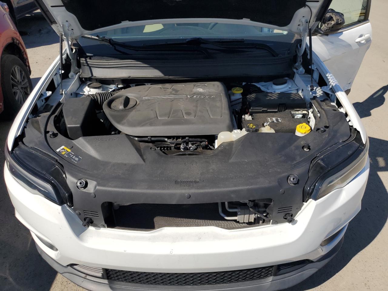 2019 Jeep Cherokee Latitude VIN: 1C4PJLCX8KD393070 Lot: 81947325