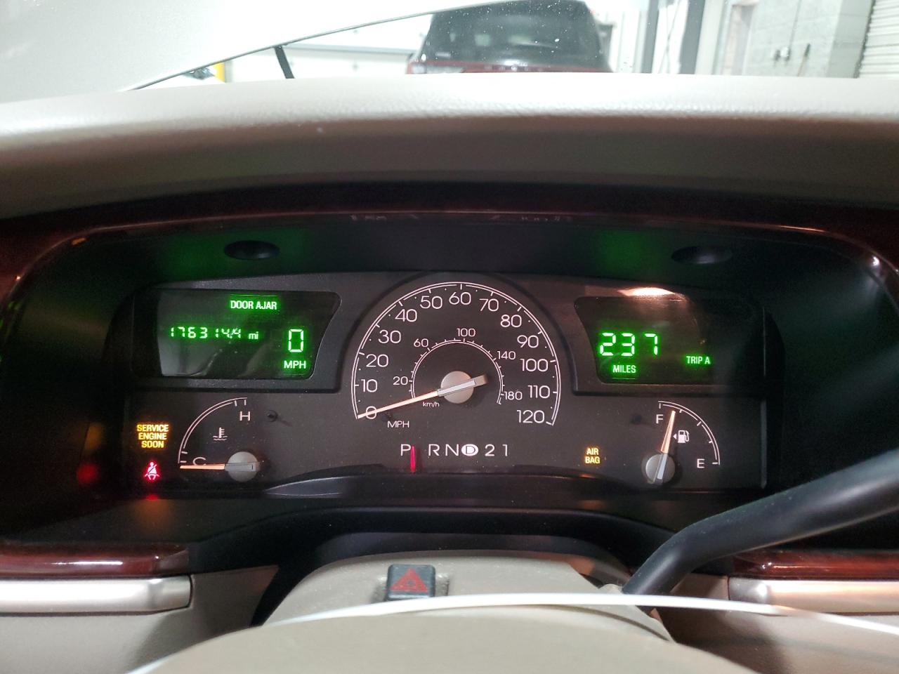 2003 Lincoln Town Car Signature VIN: 1LNHM82W13Y656488 Lot: 86222165