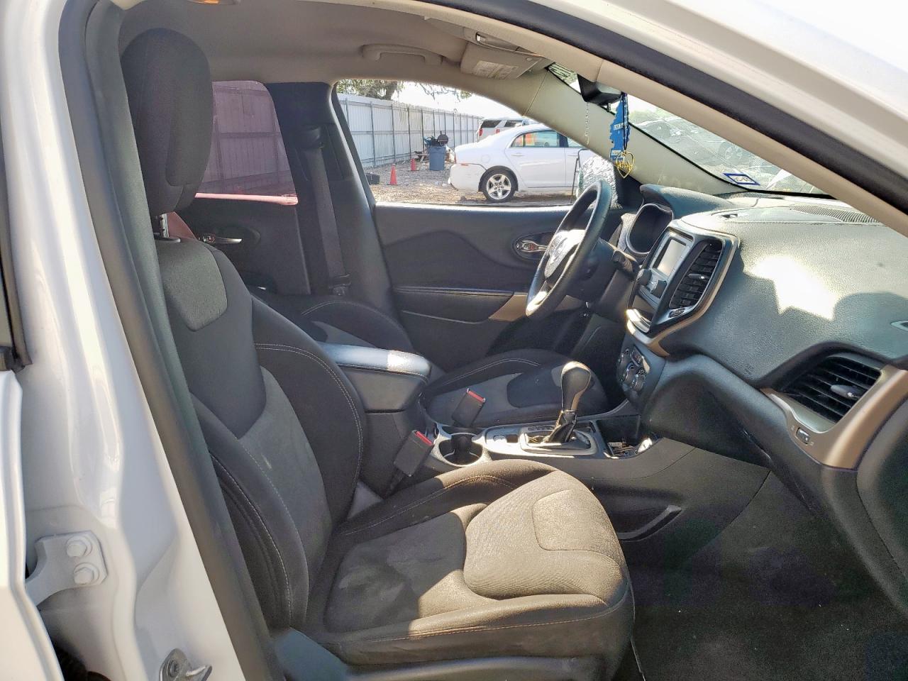 2017 Jeep Cherokee Sport VIN: 1C4PJLAS2HD219480 Lot: 82217075