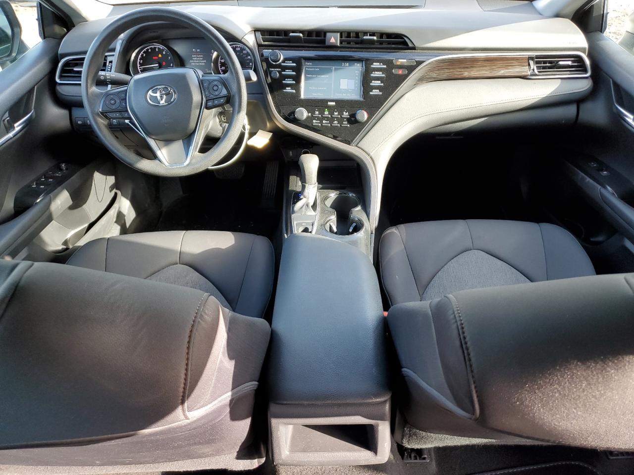 2020 Toyota Camry Le VIN: 4T1C11BKXLU004015 Lot: 85556235