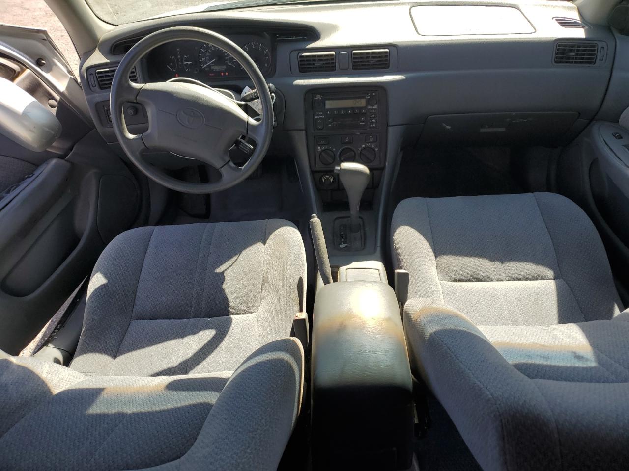 2000 Toyota Camry Le VIN: JT2BF28K3Y0239118 Lot: 87199995